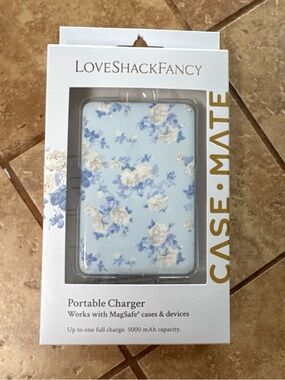 case-mate White Floral MagSafe-Compatible Charger Packaging